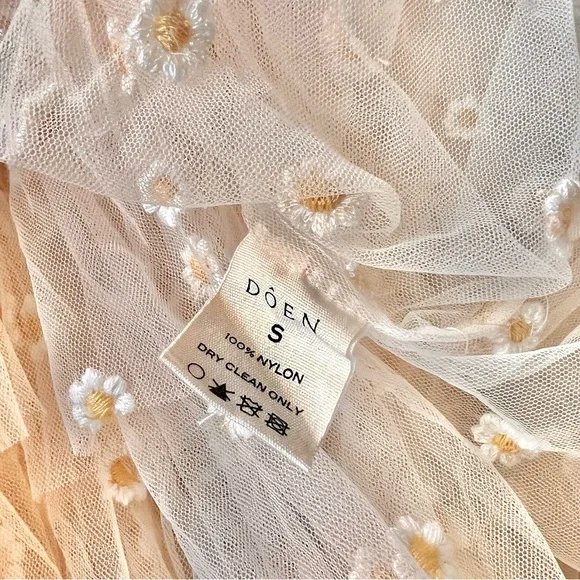 ✨Last Chance💋🌸🌼DÔEN ‘Orelia’ Daisy Embroidered Tiered Tulle Dress S✨ - Picture 13 of 15